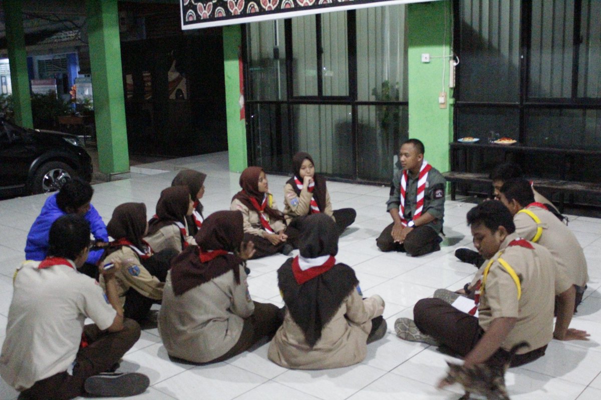 pramuka_ciledug's tweet photo. Kunjungan Dewan Kerja Ranting Ciledug di Perkemahan Sabtu Minggu Pramuka SMA dan SMK YAPERA dalam rangka kenaikan TKU Tingkat Penegak Bantara yang di Laksanakan di Kawasan Pendidikan An-Nurmaniyah, Ciledug, Kota Tangerang.

#PramukaCiledug #DKRCiledug https://t.co/ODkpXs4KWW
