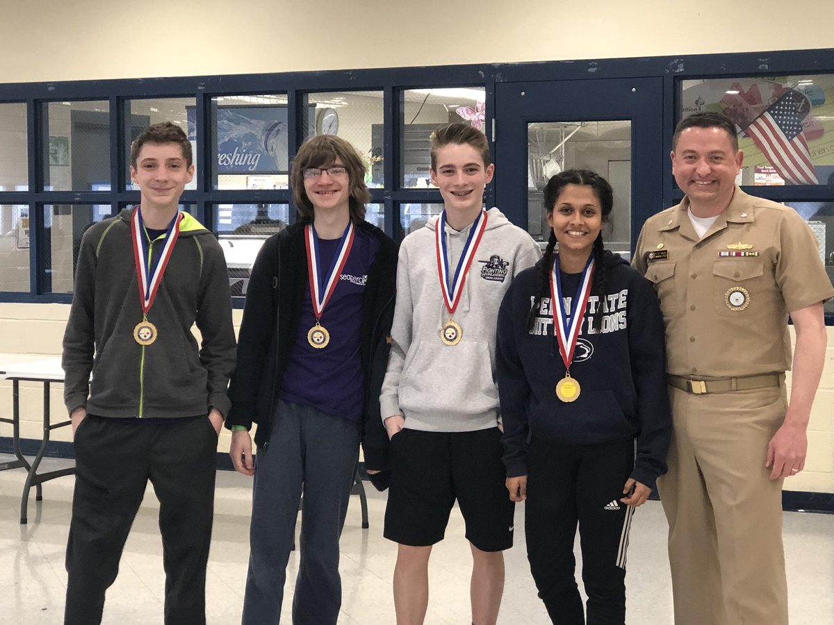 STEMnaut's tweet photo. People’s choice awards Best Middle School and Best High School ROV’s #TeamTiny and #TeamC3PO https://t.co/IH313NgMrh
