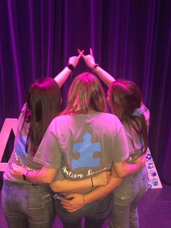 Alpha Xi Delta tweet media