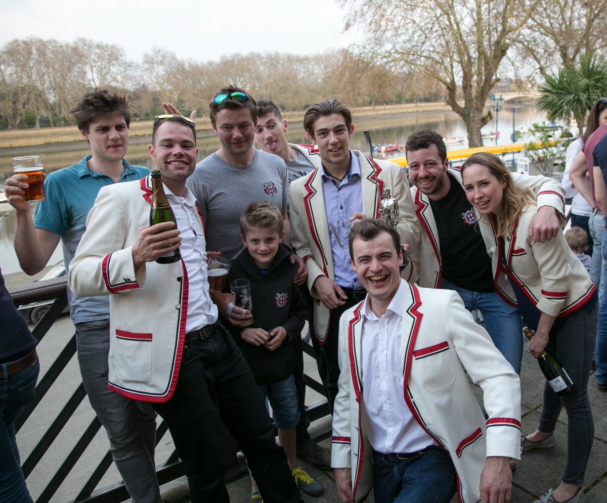 ThamesRC's tweet photo. Congratulations to Thames 1st 8+ who placed 13th racing @EightsHead today, and retained the Vernon Trophy for another year 🏆 ⚫️⚪️🔴 #yeahthames #horr #eightshead #rowing #racing #putney 📸 @joannerharris https://t.co/zvqyJ2QQlp