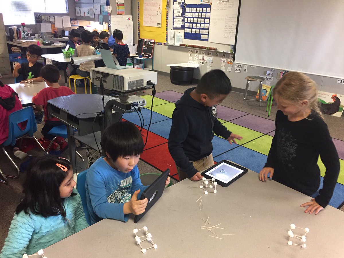 Teacher_Roberts's tweet photo. Having fun, while learning about 3D shapes! #DVlions https://t.co/H5mttg5O3u