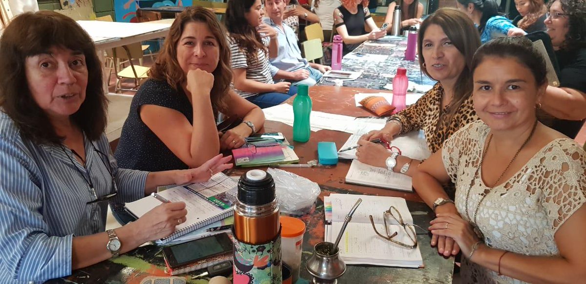 CiieEscobar's tweet photo. 📣Reunión del ETR para planificar el proyecto de Formación Continua en la Región 11, sobre temáticas como el Diseño curricular del nivel inicial, el rol pedagógico del Director, Inclusión y ABP @ciiepilar @ciiecampana @ciiezarate @ciie_exaltacion @stellafornas @VicZorraquin https://t.co/jVeTTVw6i1