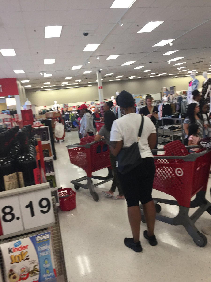 TheRealSteff's tweet photo. @asktarget Utter chaos at your store on S. Cobb Drive in Atlanta (Smyrna, GA). Two cashiers open on a Sat. This store has deteriorated. https://t.co/9YfJLLDpRu