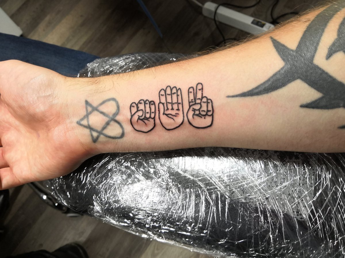Tällä mennään <a href="/RPSBrewing/">Rock Paper Scissors Indie Brewery</a>!
Mikäs panimo iskee seuraavan leiman Jaskaan?
#olut #craftbeer #pienpanimo #tattoo