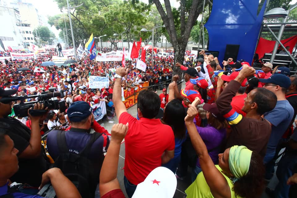 Melxki's tweet photo. #30Mar #Venezuela Tenemos de frente al imperialismo asesino de pueblos, que ahora ha  dejado a un lado el respeto al derecho internacional y se nos presenta  tal y como es: genocida e invasor. ¡No podrán con nosotros! @ccsinsurgente #Catia #PuebloDefiendeLaLibertad https://t.co/V4EFMndJYM