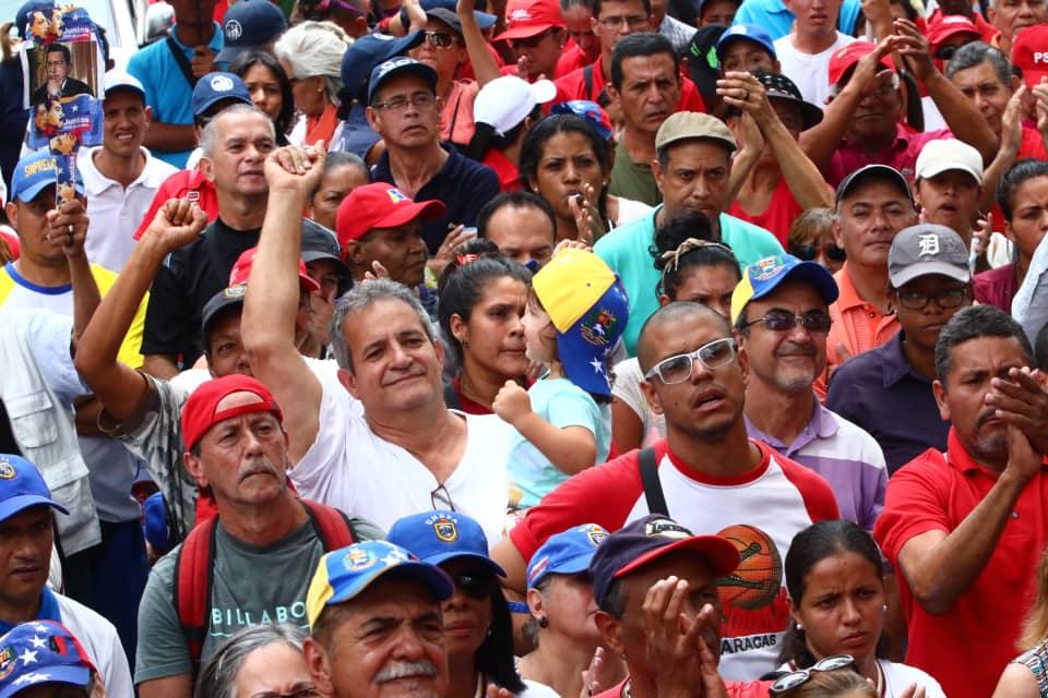 Melxki's tweet photo. #30Mar #Venezuela Tenemos de frente al imperialismo asesino de pueblos, que ahora ha  dejado a un lado el respeto al derecho internacional y se nos presenta  tal y como es: genocida e invasor. ¡No podrán con nosotros! @ccsinsurgente #Catia #PuebloDefiendeLaLibertad https://t.co/V4EFMndJYM