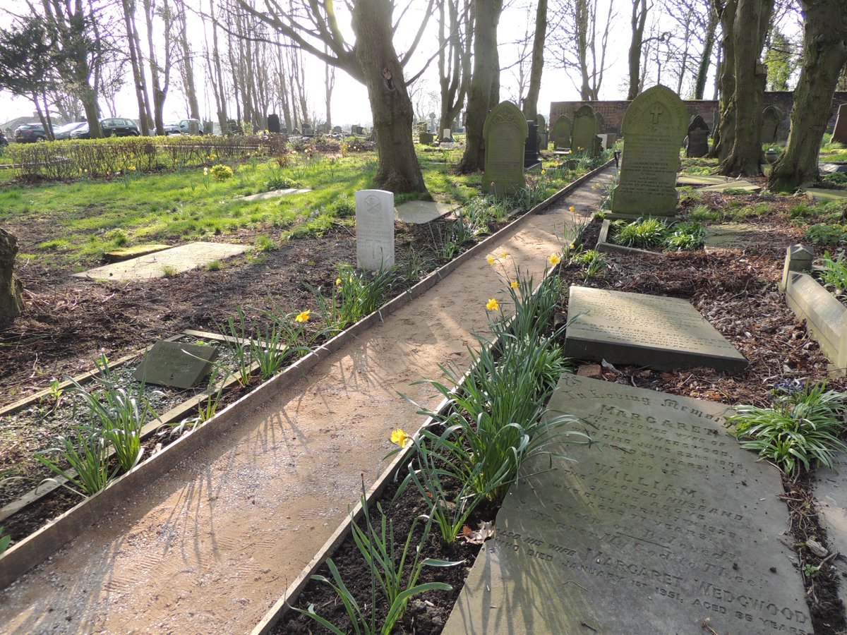 FriendsofFOPCC's tweet image. Fantastic work being done by FOPCC.  More stone has been put down on the cross walk path, the daffodils &amp;amp; tulips are still blooming.  Come along and join us.