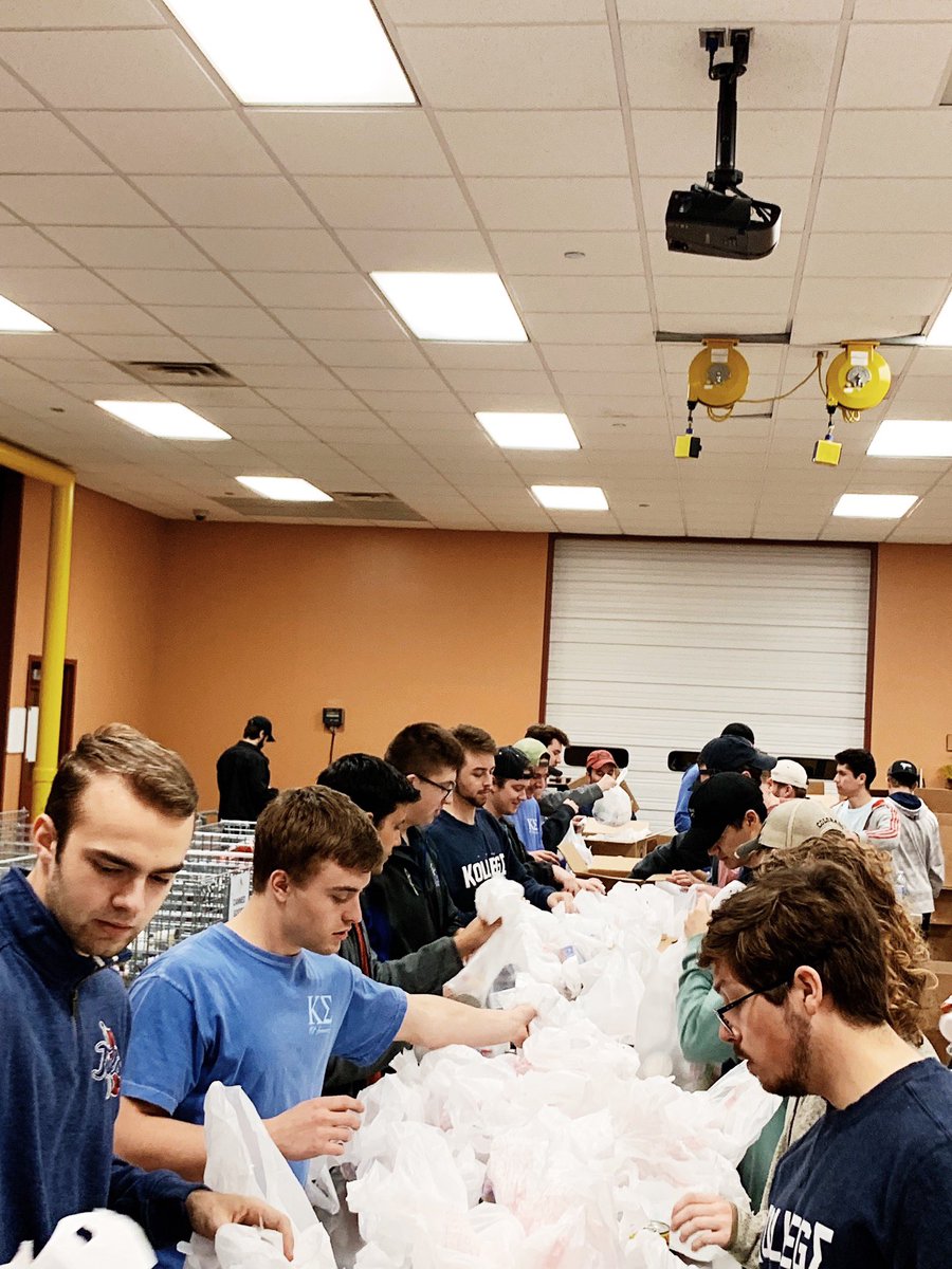 Check out some of our students volunteering for Service Day!🤝 #utulsa