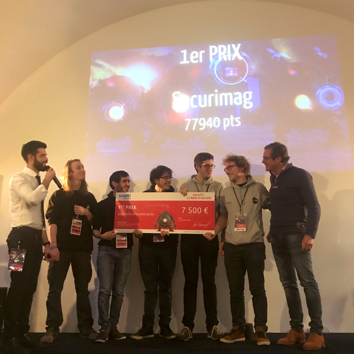 BeMyAppFR's tweet photo. 🏆 Les grands vainqueurs du #SogetiCybereScape @SecurIMAG !! 🥇@sogeti_fr &amp; @BeMyAppFR ont trouvé leurs champions, la #ShadowLeague se retrouve hors état de nuire 💥 https://t.co/oEyqEfTik4