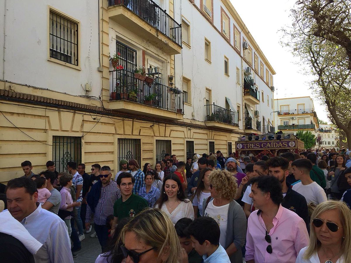 Acompañando a la Hermandad de las Tres Caídas Huelva en su ensayo solidario.