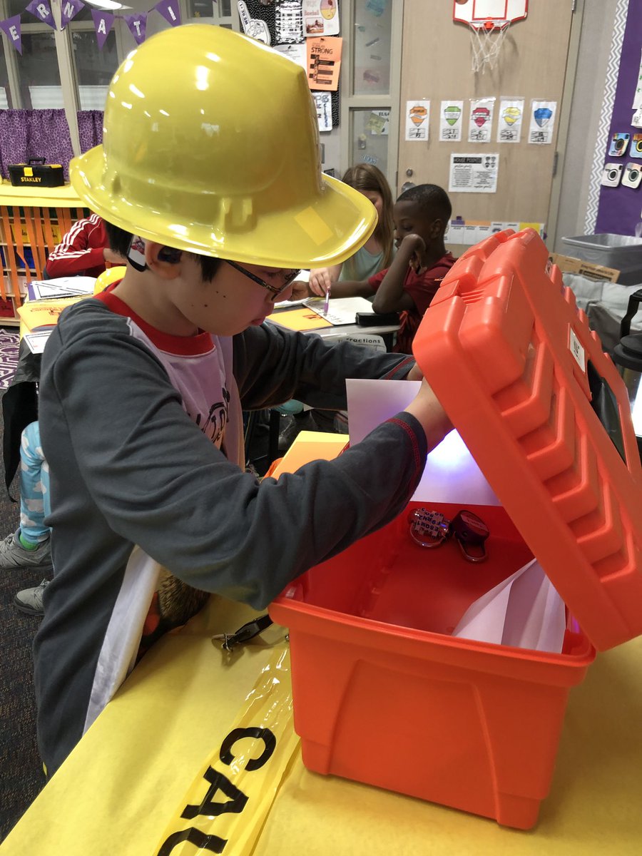soe4thgrade's tweet photo. Our Revising and Editing Escape Room was a huge success with our 4th graders. @SOES_Express https://t.co/ylR90ShtGO