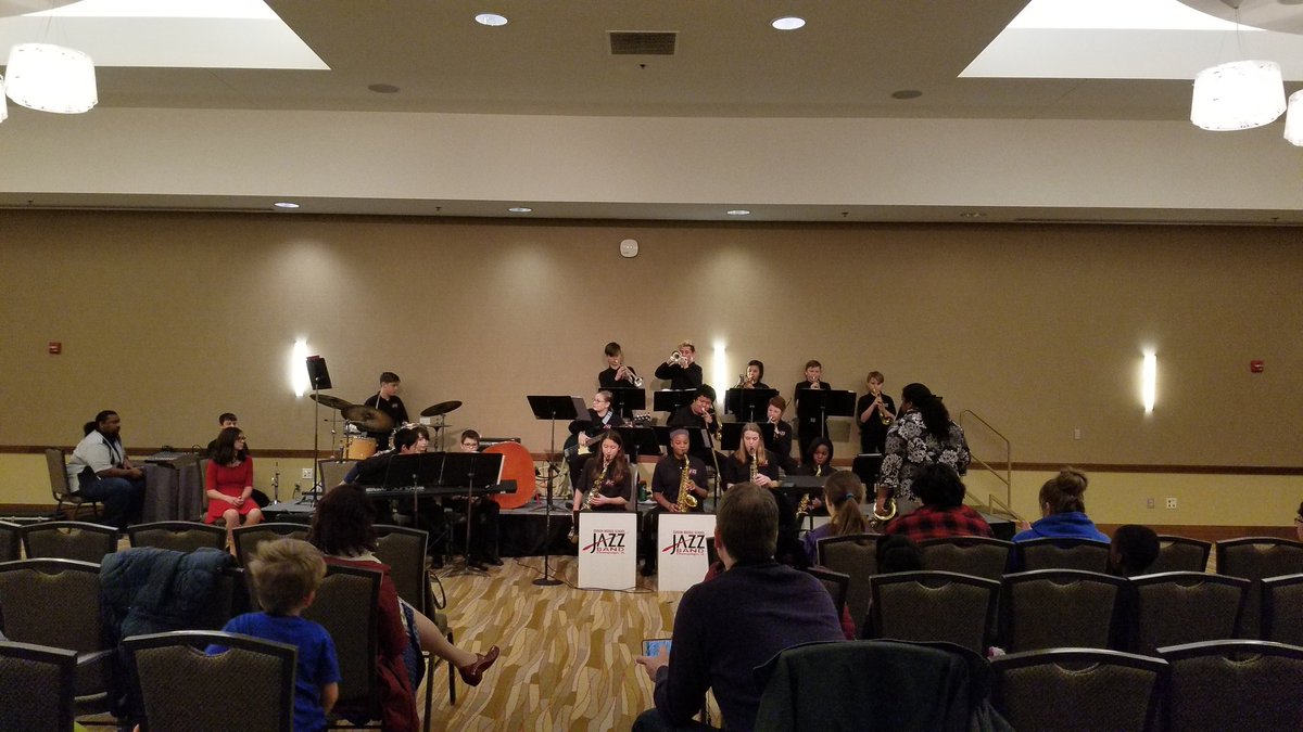 youthlitfest's tweet photo. Do you hear music in the Halls at #youthlitfest2019? @EdisonComets Jazz Band is playing in the Cancellor room at the #ihotel! https://t.co/DUkXHR8Hvm