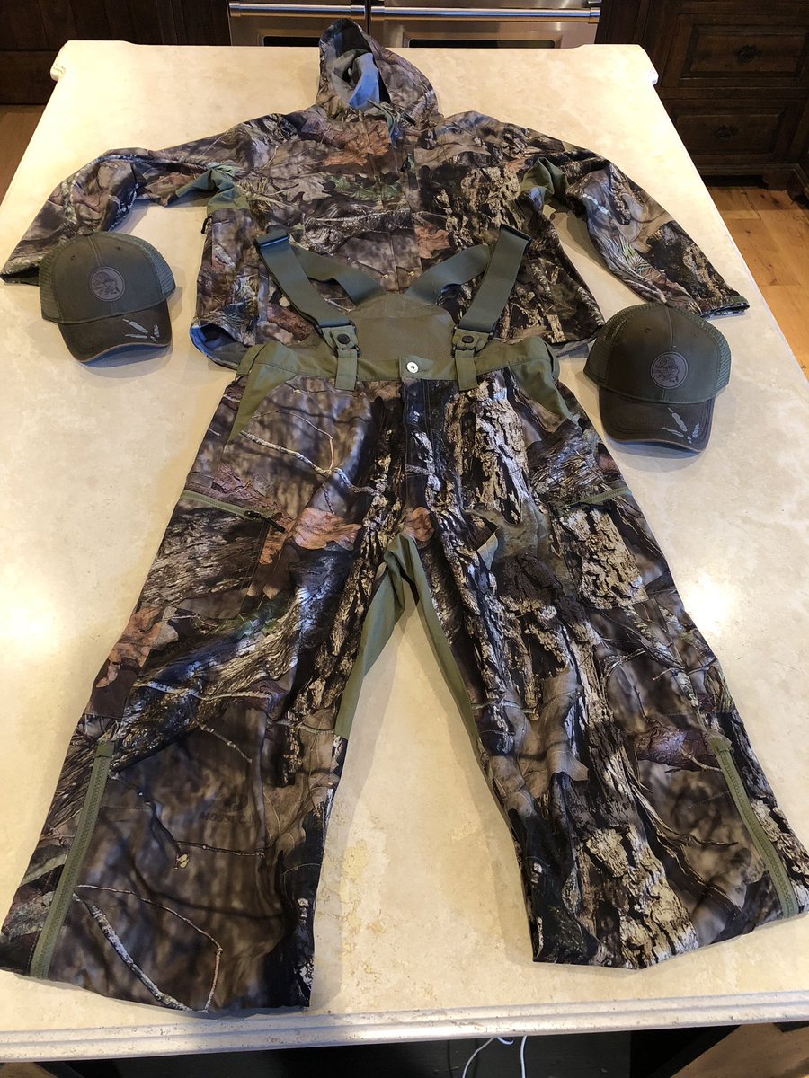 TheVacationDR's tweet photo. Pumped about this #EHG outdoor gear by @paioutdoors When @coltford brought some down to #TaylorCreek we all fell in love with it! Thanks to #TimBerry and his staff. I am happy to represent their brand. @MossyOak #OsceolaFlorida #ThunderChickens #EGHTribe https://t.co/VgAzUeR9gH