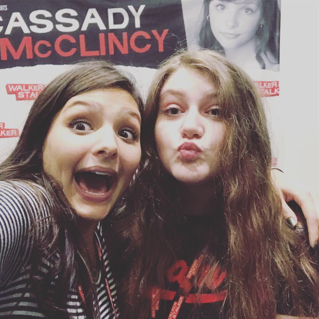 Bexstar_x_'s tweet photo. Loved meeting Cassady, Would love to chat to her more ♥️♥️
@cassadymcclincy 
#walkerstalkerlondon https://t.co/Hs4GMh7t9a