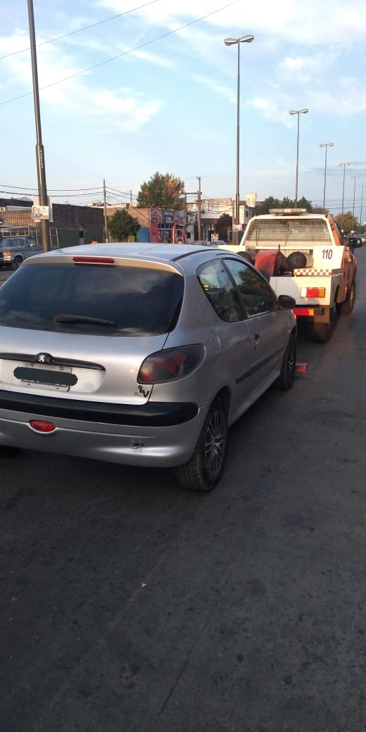 GustavoAdda's tweet photo. #HayControl
Hoy en Bv. Segui y Avellaneda, junto al #TercioDelta del C.R.E. del @MinSegSF controlamos decenas de autos y motos, donde la mayoría fuerno remitidas por transportar menores, falta de documentación y dispositivos de seguridad.
La responsabilidad es de todos.
#Estamos https://t.co/lzXM03gRHC