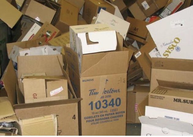 FOXBOXStorage's tweet image. Old or used cardboard boxes may harbour unwanted insects and vermin. Remember spiders roaches earwigs mice,  all use cardboard to hide. When spring cleaning, repack your things in fresh clean  new cardboard or plastic boxes.