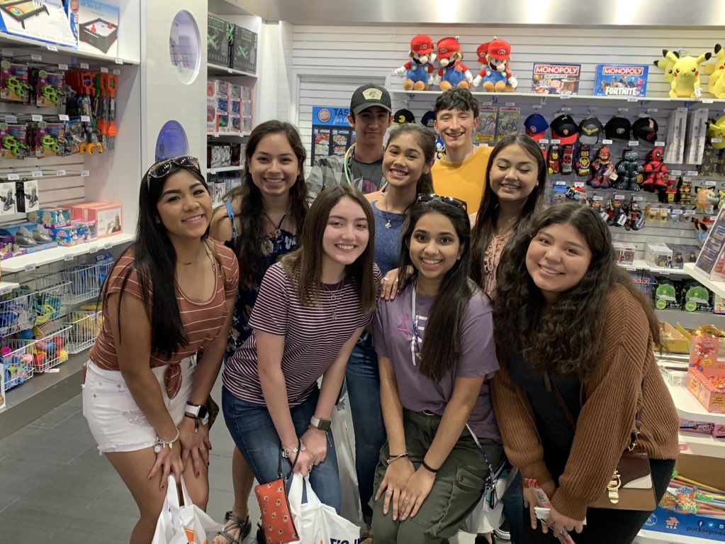 ManvelHOSA's tweet photo. We had so much fun over these few days at San Antonio! #myHOSAjourney #txhosa https://t.co/yAja01b9Eh