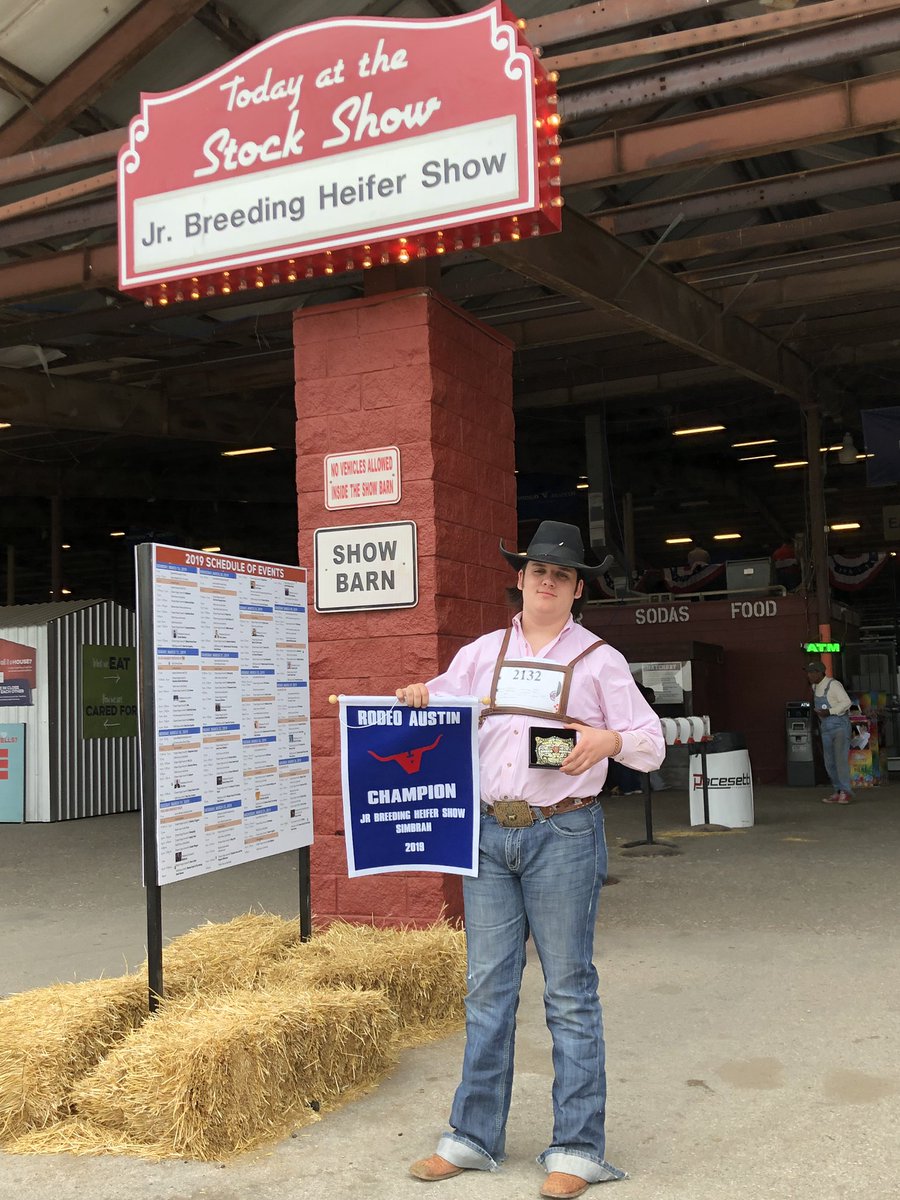 West_FFA's tweet photo. Wyatt Heubner GRAND CHAMPION SIMBRAH! https://t.co/I7O5Pjycp0