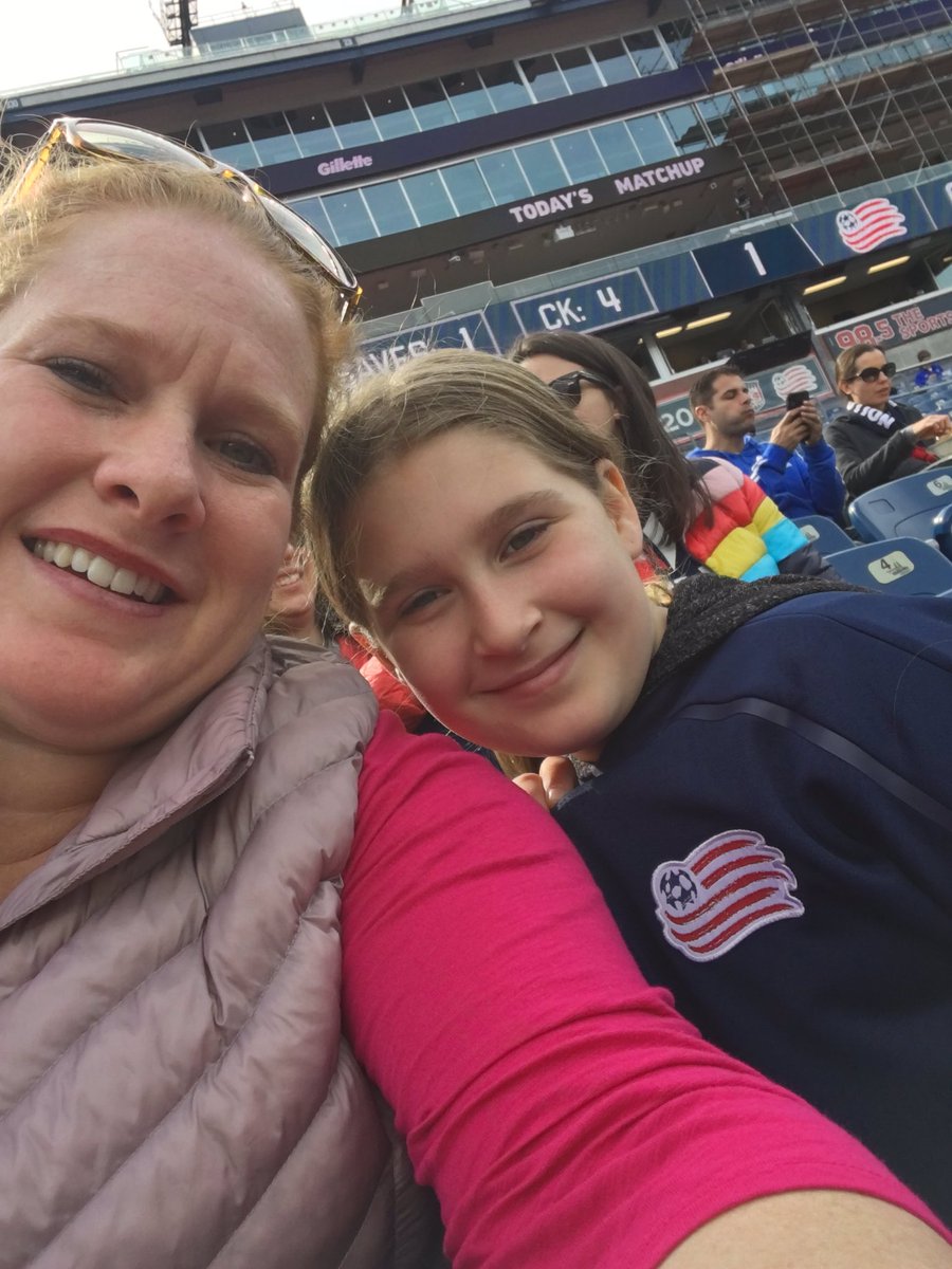 SingleMom_Probs's tweet image. What a game so far!
#NEREVS #NEREVSGAME