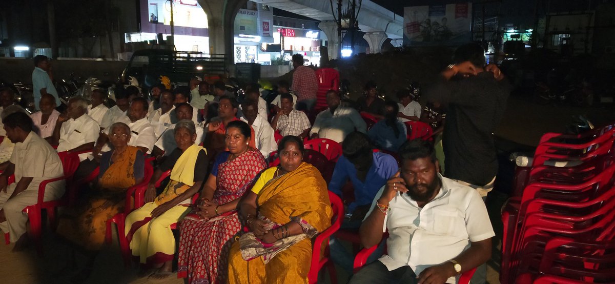 AjithApj5's tweet image. நடைபெற்றுக்கொண்டிருக்கும் நாடாளுமன்ற தேர்தலையொட்டி அழகாபுரம்பகுதி4வதுகோட்டத்தில் பிரசாரம் மற்றும் பூத் கமிட்டி ஆலோசனை கூட்டம் நடைபெற்றது. கோட்டத்தின் செயலாளர் அண்ணன் ஜெ. தினகரன் அவர்களின் தலைமையில் நடைபெற்றது கூட்டத்திற்கு அழகாபுரம் பகுதி செயலாளர் மதிப்பிற்குரிய அண்ணன் குமரவேல்