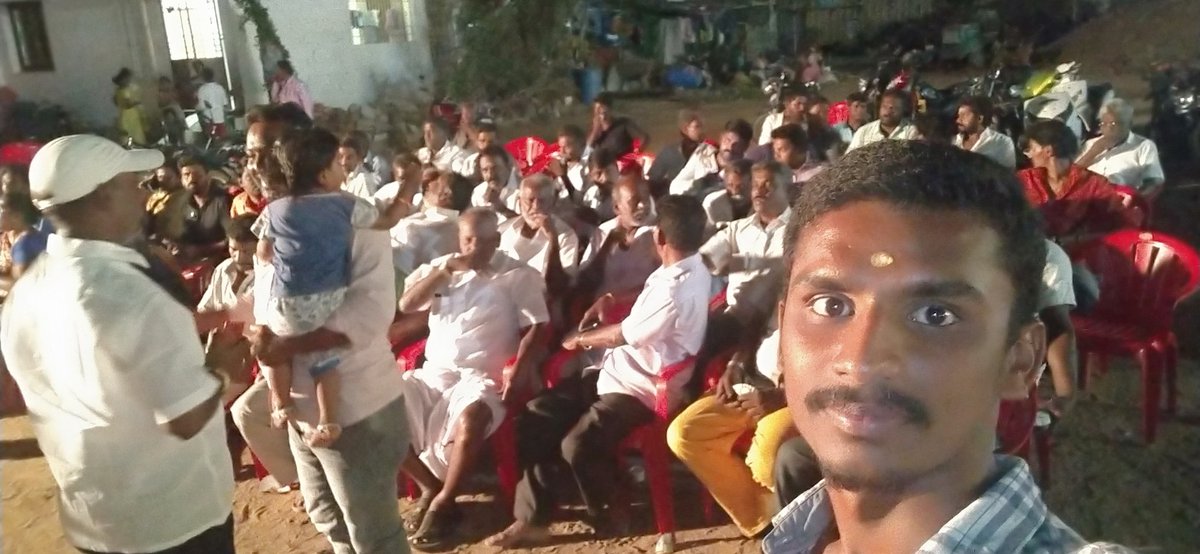 AjithApj5's tweet image. நடைபெற்றுக்கொண்டிருக்கும் நாடாளுமன்ற தேர்தலையொட்டி அழகாபுரம்பகுதி4வதுகோட்டத்தில் பிரசாரம் மற்றும் பூத் கமிட்டி ஆலோசனை கூட்டம் நடைபெற்றது. கோட்டத்தின் செயலாளர் அண்ணன் ஜெ. தினகரன் அவர்களின் தலைமையில் நடைபெற்றது கூட்டத்திற்கு அழகாபுரம் பகுதி செயலாளர் மதிப்பிற்குரிய அண்ணன் குமரவேல்