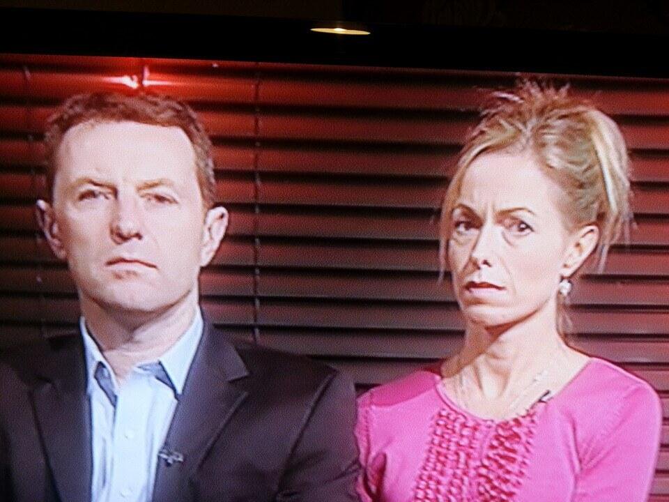 JillyCL's tweet photo. @Heavy_Dave @CrawfordArbuth1 @Joysetruth Ah yes. Here they were, Live on Crimewatch when DCI Redwood freaked them out with what he had up his sleeve. #Efits  #GerryMcCann  #Smithman https://t.co/2p5swI0Ee3