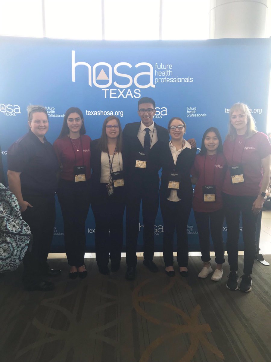itsheybails's tweet photo. HOSA State Comp 2k19 #myHOSAjourney #area5islive https://t.co/6YKKkP1dFS