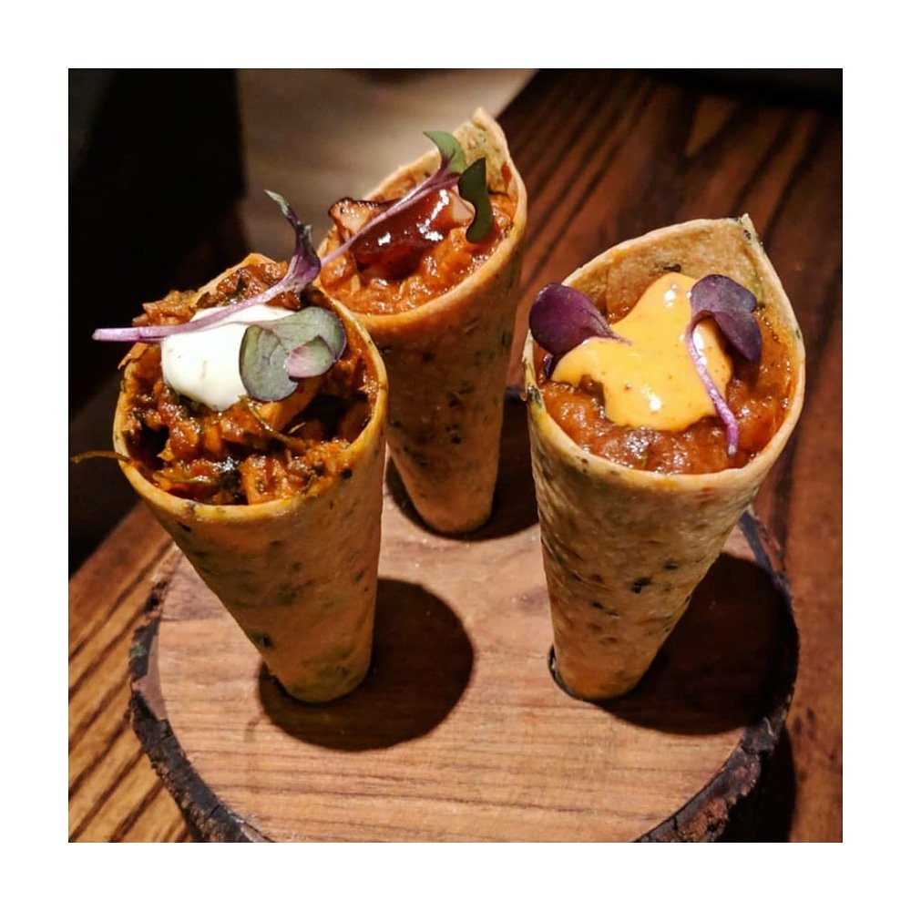 IndianAccentNYC's tweet photo. mathri trio: smoked eggplant bharta; duck khurchan; methi murgh...#onthemenu #inventiveindian #indianaccentnyc #newyork 

(📸#tastyjoying) https://t.co/sy8cAQOl6d