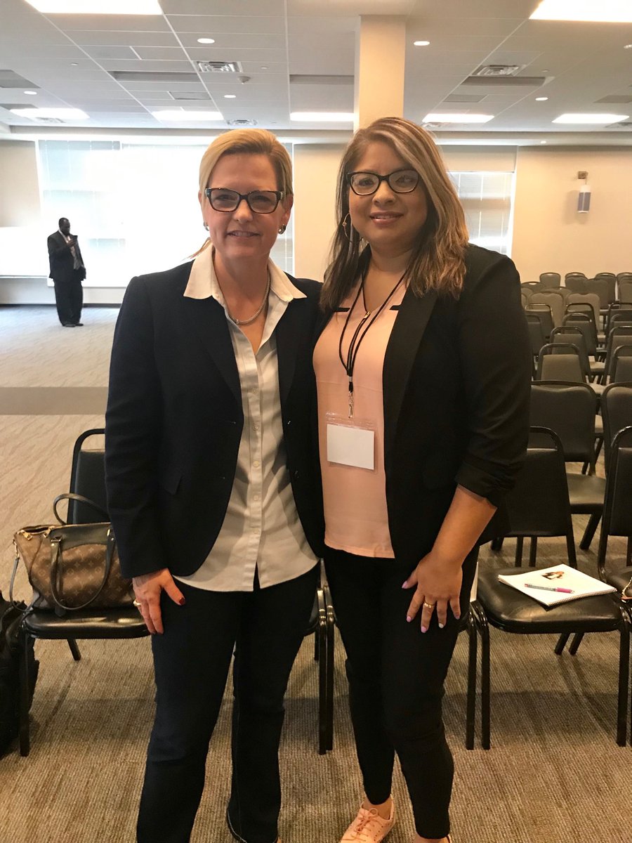 prissmile771's tweet photo. Had the pleasure of meeting Dr.Bridgette Chambers who is an American Business Association,  business author and turnaround Executive of the Year..much much more ❤️👊🦋 ⁦@bridgchambers⁩ https://t.co/M22UhhfaHl