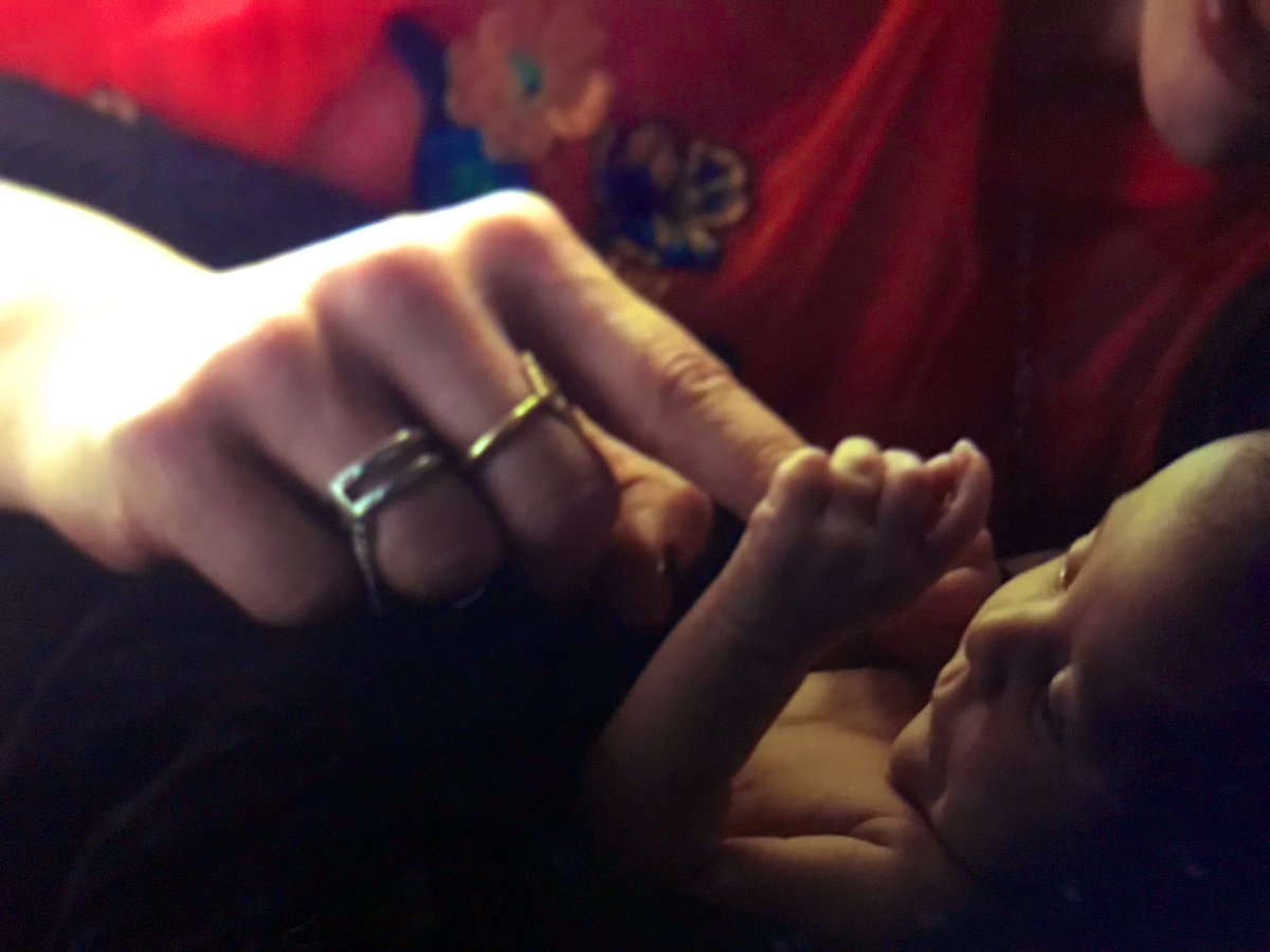 ErinFairbanks's tweet photo. Finishing up #WynonnaEarp S2 (again) and this sweet moment. Feeling impatient today. And annoyed that these awesome people aren’t together making some more magic! #grumpysaturday #fightforwynonna #maybeitstheweather https://t.co/fC6n5q3ePz