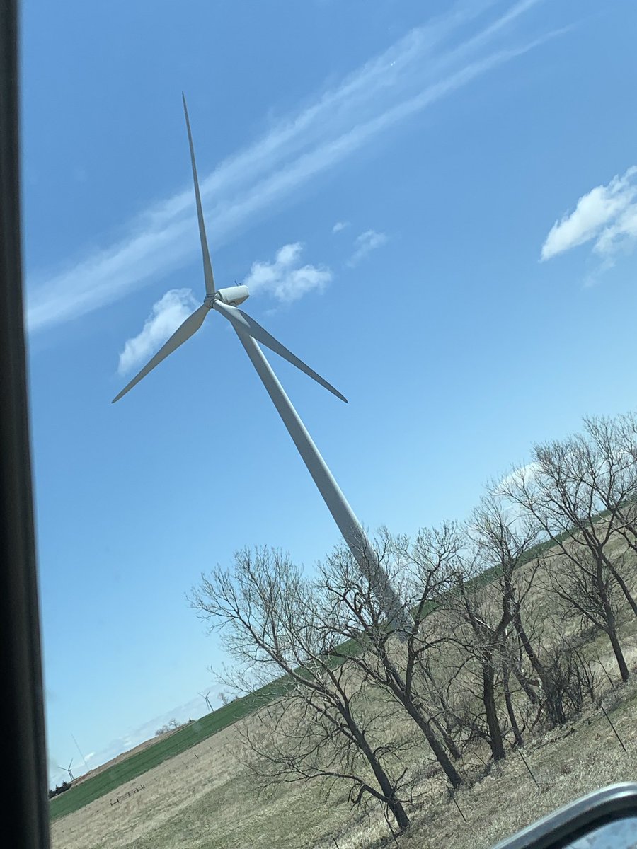 MAB_Denver1's tweet photo. And if you’ll look to your right folks you’ll see the ONE thing this evil state has to offer! https://t.co/39RZAa2kDU
