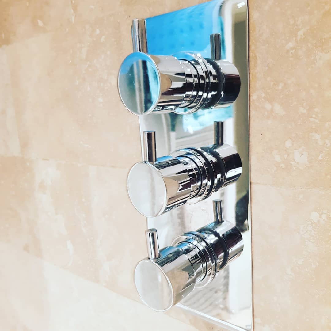 ChariotHeating's tweet photo. Sweet little one! Clients last plumber installed the shower without #calibration .. #fullheat only gave 37 degrees hot water 😱
We rectified that of course!
#hot shower = #happyclients !!!
.
Chariot Heating Solutions Ltd 
.
Schedule a Consultation  Today.
#Maintenance https://t.co/9ZEXvHB7SU