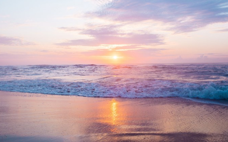 RVOutletMallTX's tweet photo. We'd like to head to an island right about now https://t.co/OhS8eIe83B https://t.co/IARP2fIaX7