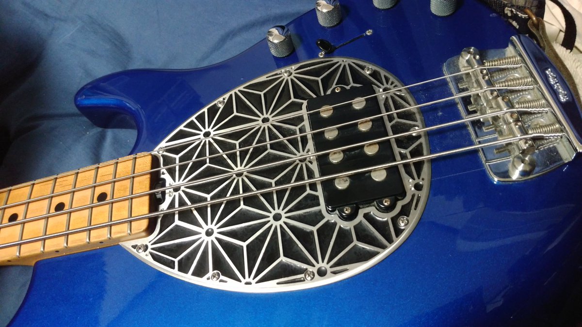 ピックガード改造したLaidBackのスティングレイ風アクティブベース ベースのピックガードのことよく聞かれるから紹介するね〜 alperious