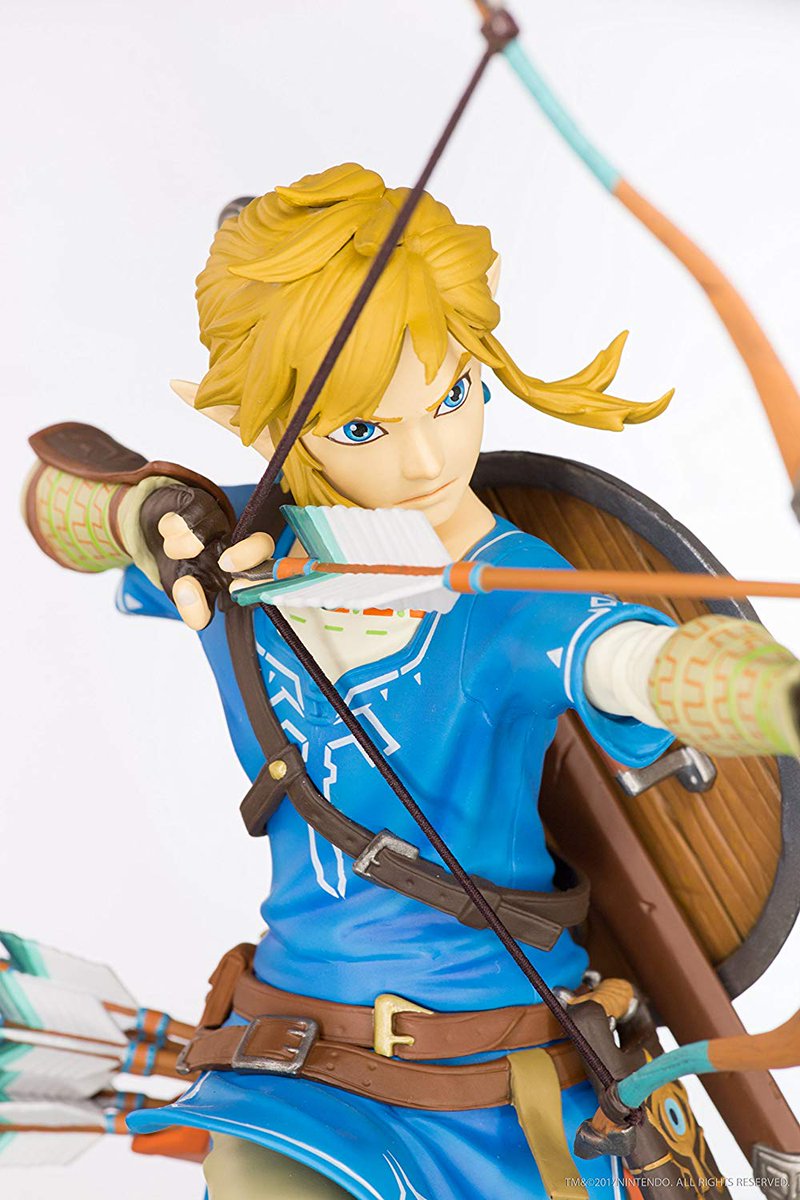 Dark Horse Deluxe The Legend of Zelda Breath of the Wild Link Figure