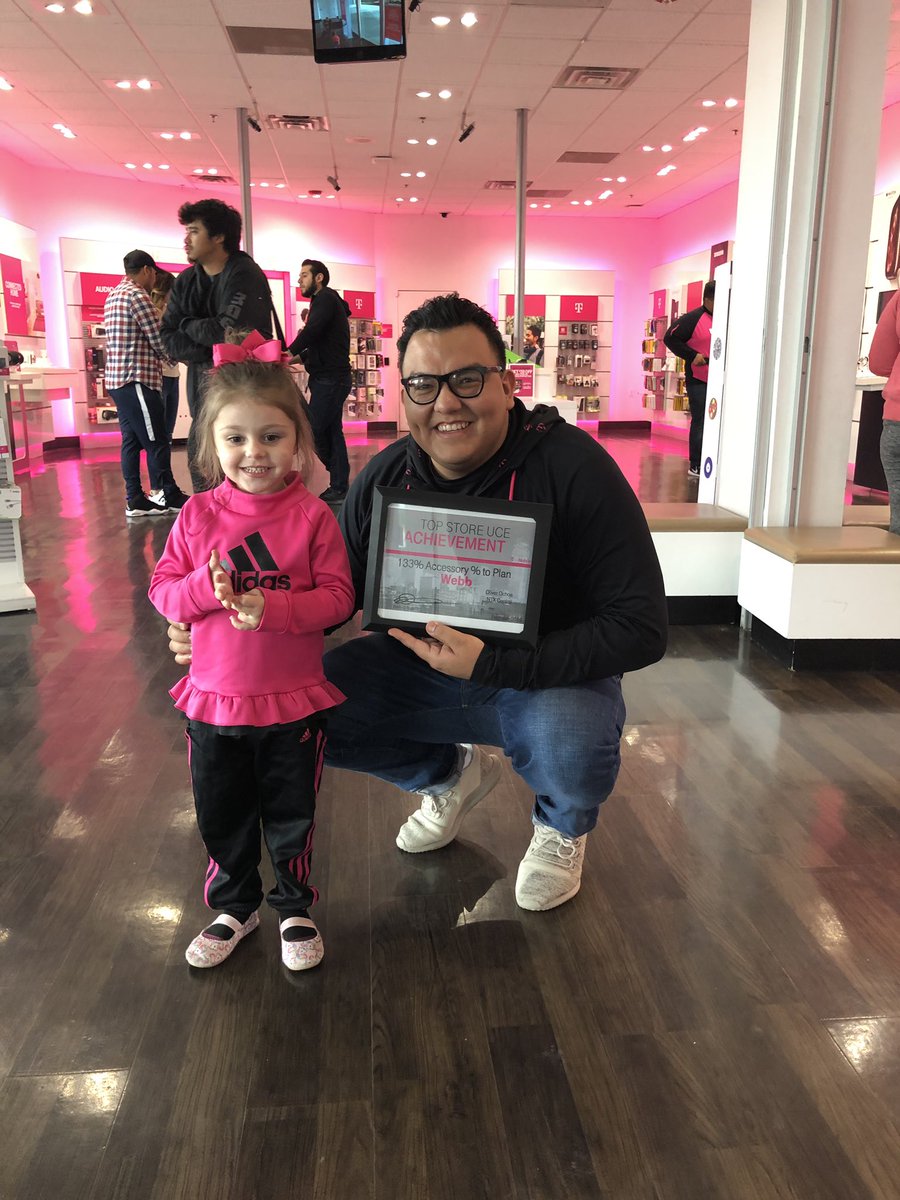 jenny_foss's tweet photo. Great day of recognizing my amazing team for some killer performances as we end Q1 #honeybadgers #bossfoss @jstn692 https://t.co/LfAhP7iwnF