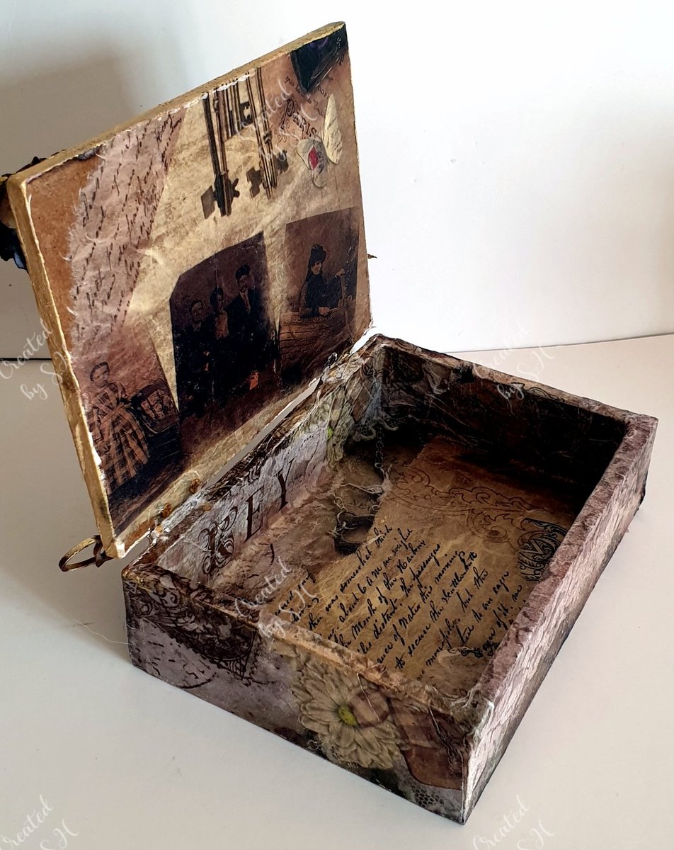 Craftyshaz1's tweet photo. Upcycling projects made for mom for mothers day
#mixedmedia #imaginationcrafts #upcycling #pearlywinks #inksprays
#vintage #mindfulness #shadowbox
#box #crafts #handmade #mothersday #mothersdaygifts #mom #waxmedium #decoupage
https://t.co/LwTd8IQzLb https://t.co/5ybj2oVvCs
