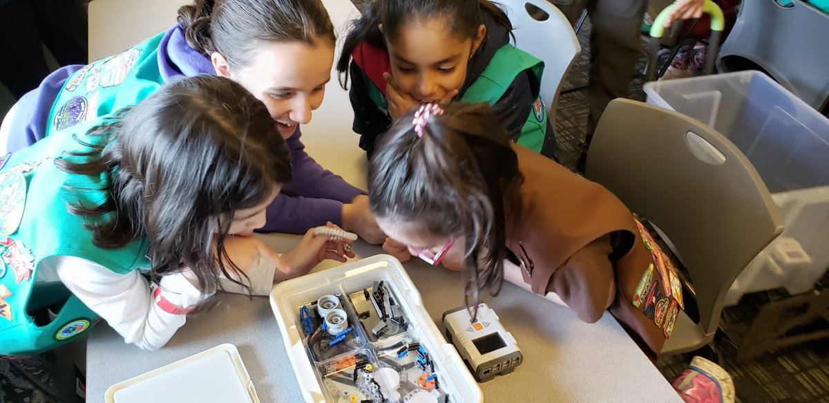 GStroop4283's tweet photo. Today. Girl Scout Day. These girls are having a wonderful experience! Thank you @IntrepidMuseum for a great day. #history #learninginaction #Troop4283 #roboticsbadge #intrepidshuttle #nyc #girlscouts @girlscoutsnyc @girlscouts https://t.co/TjQF2DlHFO