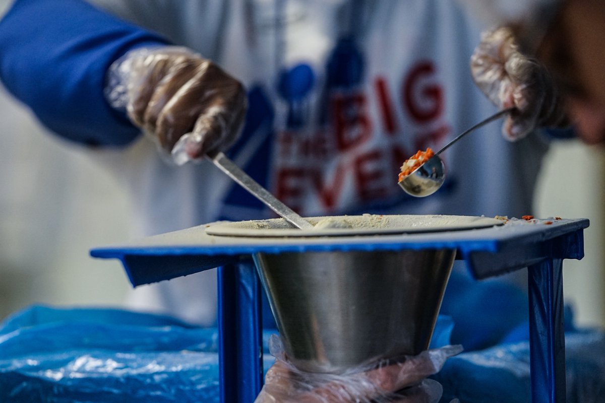 SMUFB's tweet photo. 1⃣5⃣3⃣ boxes packed
3⃣3⃣k+ meals
9⃣1⃣ kids fed for a year!
The team broke records today with #SMUBigEvent at @fmsc_org! #PonyUpDallas https://t.co/xkzpBsW8Mw
