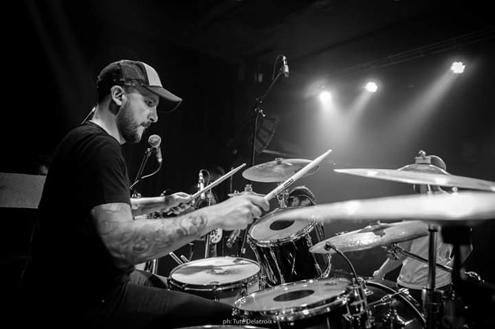 🔥 Hoy tocamos unos temas en Ukelele Bar de Arte para despedir a nuestro hermano, Lucio 🔥

Los esperamos a partir de las 20:30hs. 💣🎉

📸 Tute Delacroix