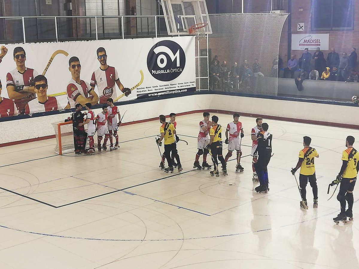 FINAAAL!! @shummassanet 5-2 @CHMataro Important victòria davant del líder, malgrat les baixes. #orgulldequip #Shomishum @frit_ravich @MurallaOptica @ajMassanet @NataliaFigueras