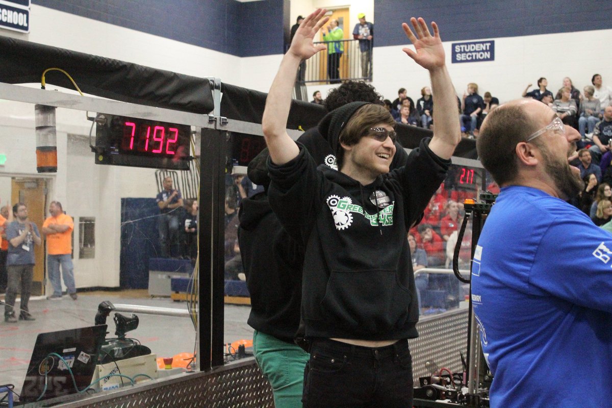 greengineer_Z's tweet photo. We won!!! We're on cloud 9! First time as 1st Alliance captains and we led our alliance to victory! Thank you to all sponsors, mentors and parents who make this possible. 
#omgrobots #deepspace #DestinationDeepSpace #FRC #FIRSTRobotics #FIM #frc2019 #GreengineerZ #FRC3452 https://t.co/tVnaiuCElP