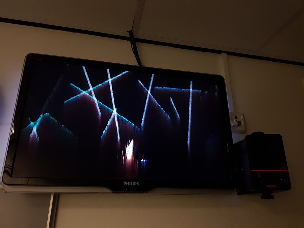 Backstage bij <a href="/remyvankesteren/">Remy van Kesteren</a>, hier al gaaf, maar in de zaal volgens mij (en volgens berichten van collega's) nóg vetter. Jammer dat ik daar niet kan zitten. Als je nog niet geweest bent: ga dit zien, er staan nog een paar shows op de planning! remyvankesteren.com