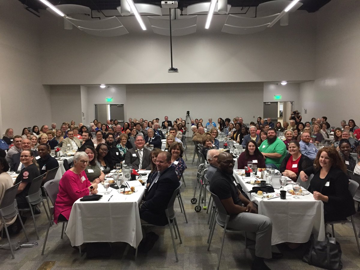 dbrownprez's tweet photo. Another wonderful Lee College Scholarship Breakfast.  Thank you generous donors and amazing students!  😀 https://t.co/RwwlQIOC5a
