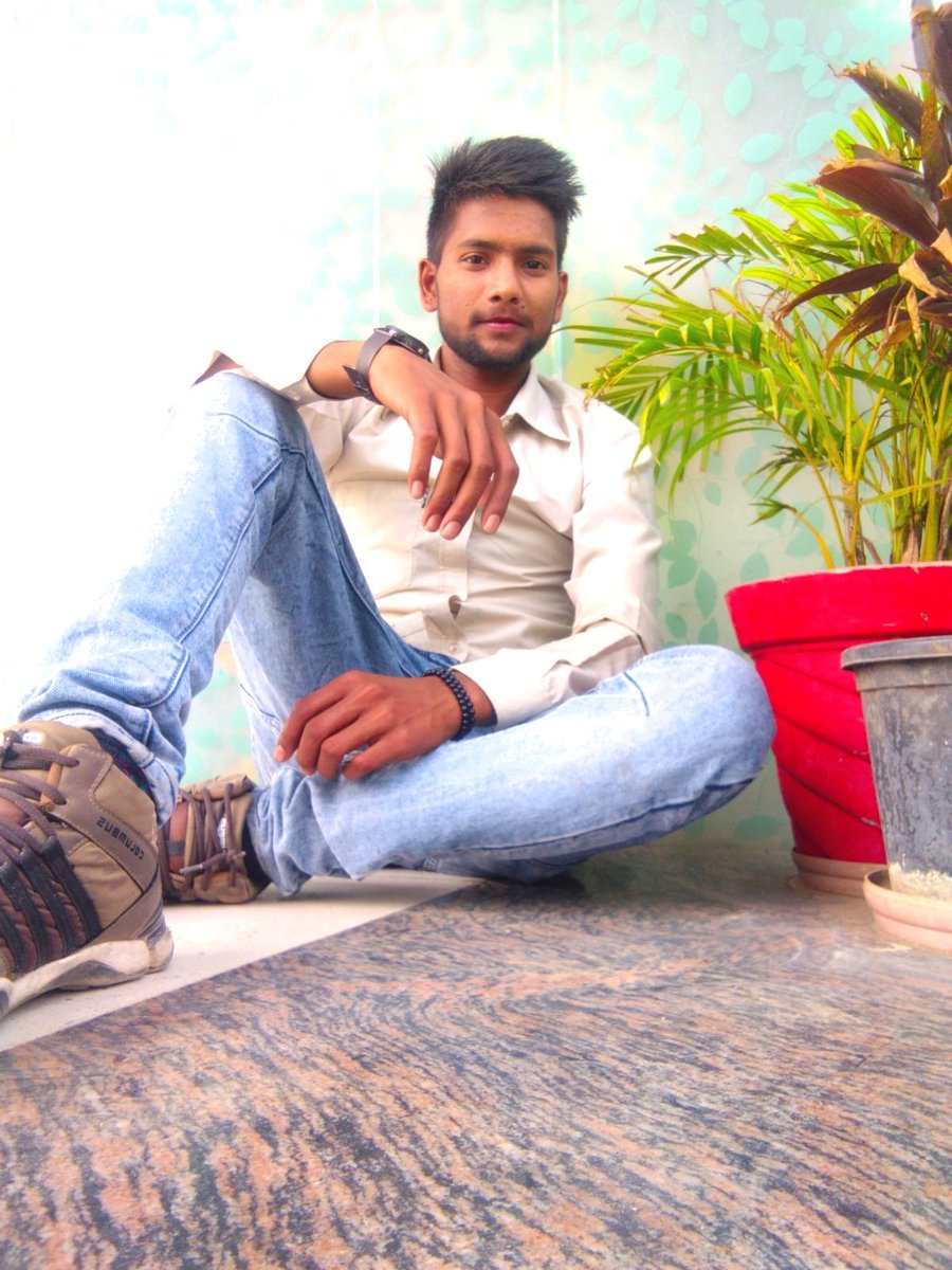 DeepakNikshit's tweet photo. #ये ☝ इत्र 🌹 की शीशियां 🏺 तो यूँही  इतराती ☺ हैं #खुद_पर 👈
#रिश्ते 😍 तो आप 👬👭 जैसे लोगों 👈 से महकते 😘 #हैं_साहब 😎
Love You All Guy's https://t.co/CaJ9tfkJxt
