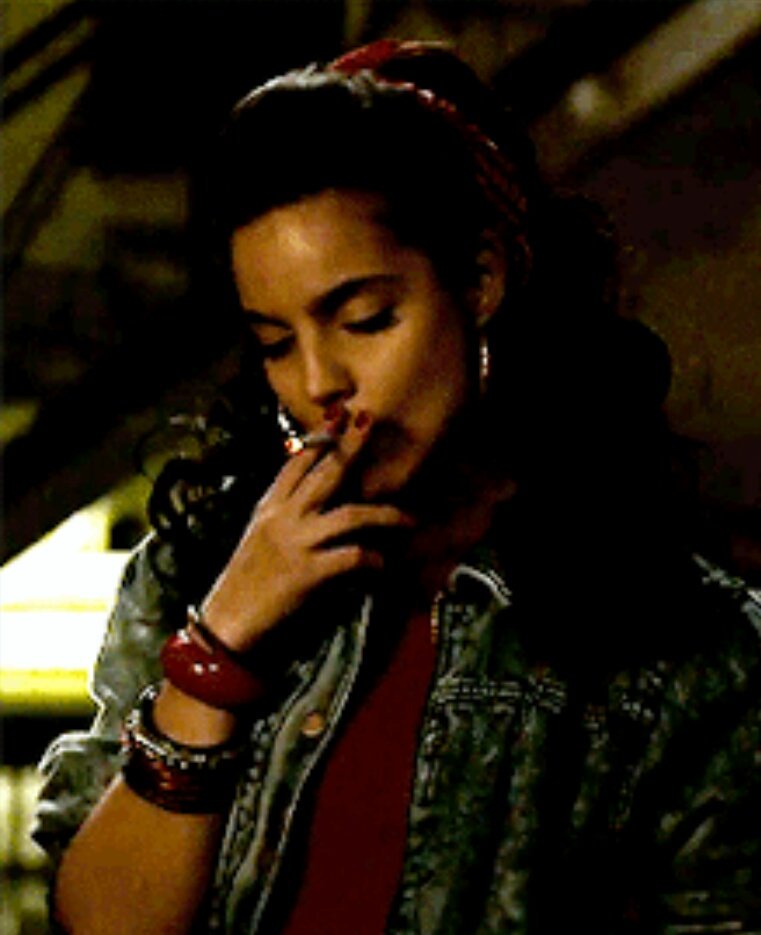 itsnotpaaloma's tweet photo. Esta obra de arte merece una 2 temporada 🚬🔫⚔
#DeadlyClass https://t.co/VAT5sYxxVs