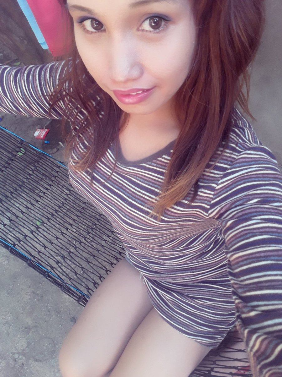 YhenCoscos's tweet photo. HAggarD is REAL😂😁😘
Eyebugs &amp; EyeShadow  is LIFE
SeLfie at the backyaRD😍 https://t.co/JAjDYM9SlC