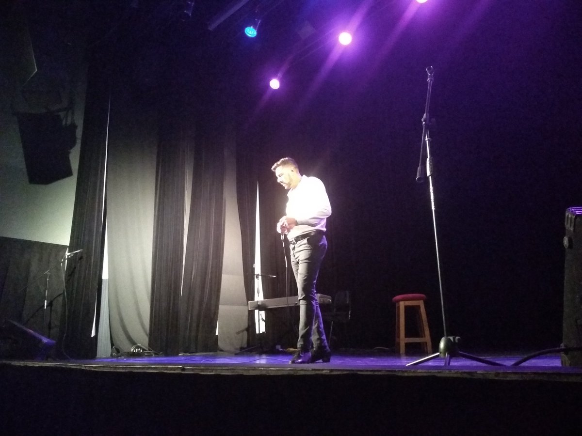 Municipalidad3F's tweet photo. #Ahora Pablo Rodríguez en un Cine Teatro Paramount repleto.
#Paramountango https://t.co/xDEElySd9X