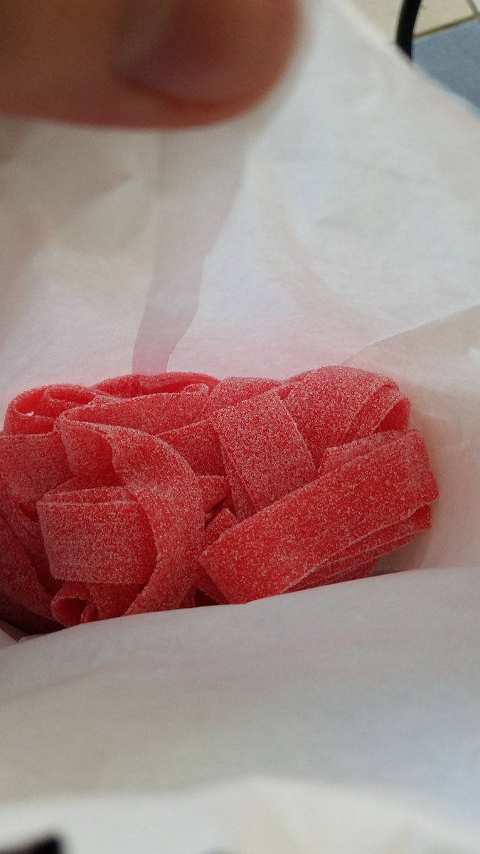 ErkyWrky's tweet photo. Everytime I go to the movies, I get a bag of these bad boys 👀👀👌

#movies #candy #GOATcandy https://t.co/HNOTlaylBY