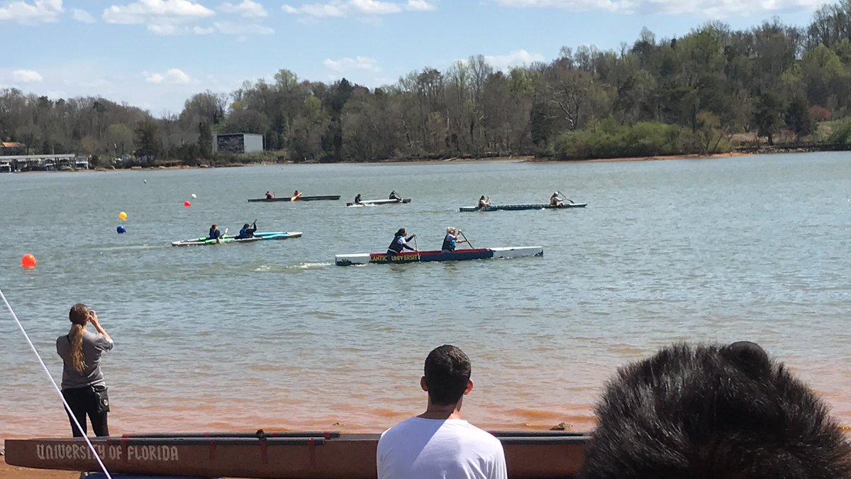 SE_ASCE2019's tweet photo. Concrete canoe race day ! #engineeringvols #ascese2019 #engineering #utk https://t.co/oJIBLbNgtx